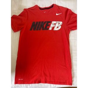 Nike tee shirt red